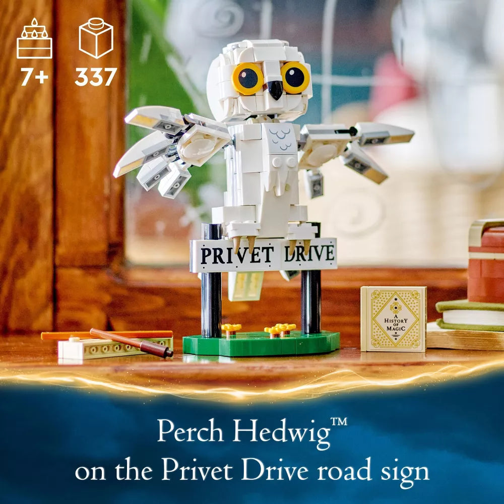 LEGO® Harry Potter™ Hedwig™ at 4 Privet Drive 76425